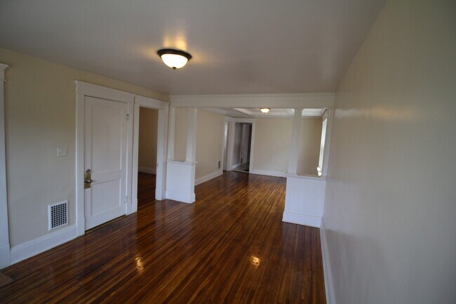 101 Baxter St Unit 2
