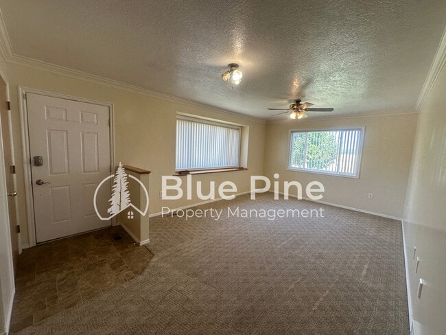 Photo - 1077 E 1300 N