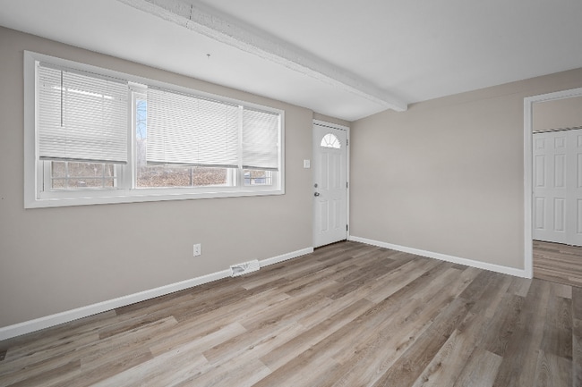 Photo - 807 Thomas Ave