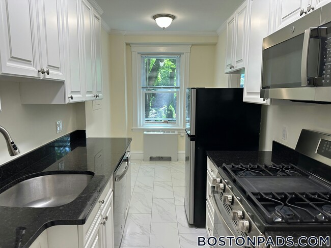 Building Photo - 22 Chauncy St