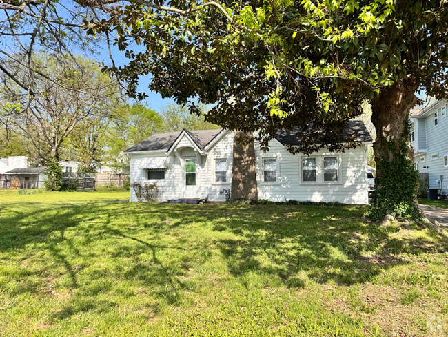 Building Photo - 146 51st Ave N Rental