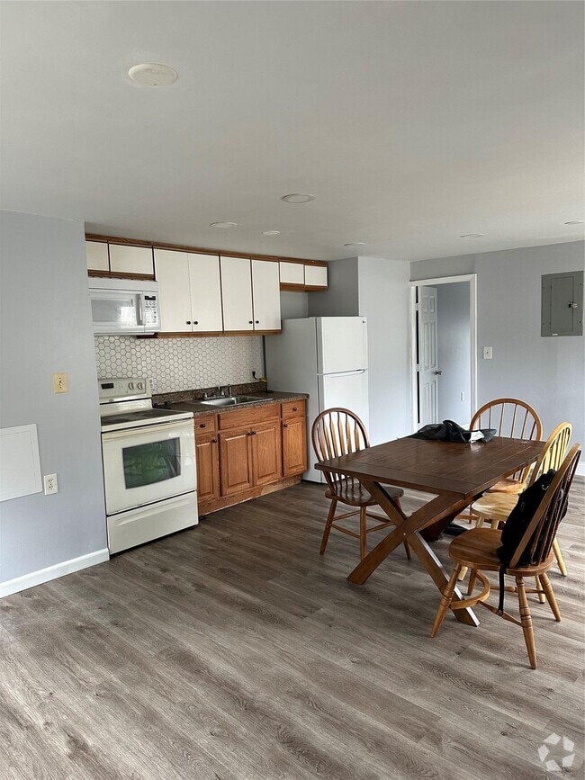 Building Photo - 56 Thompson St Unit 1 Rental