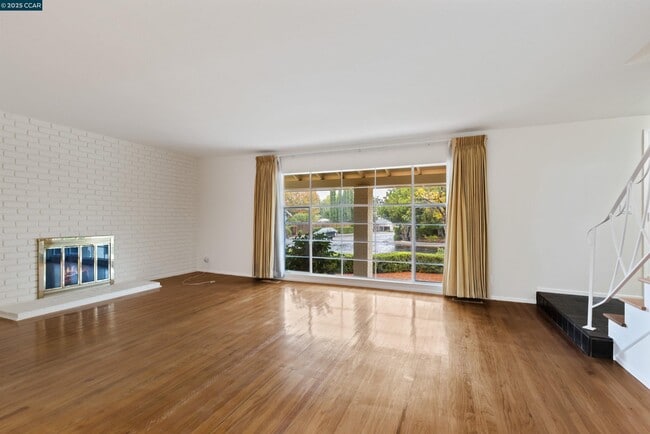 Photo - 2201 Quiet Pl Dr