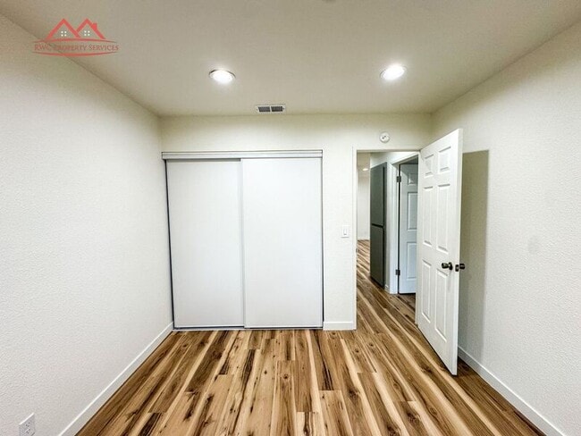 Photo - 5457 E Knoll Dr