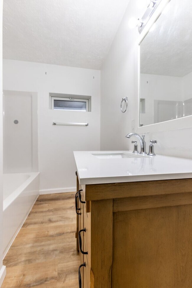 Photo - 425 Hays Ave Unit Apt 1 (Front)