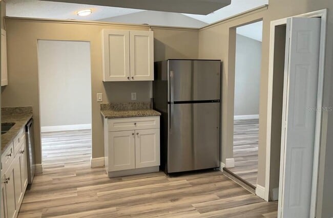 Photo - 2467 Zuyder Terrace