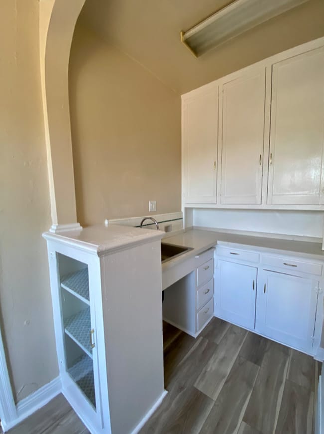 Photo - Hilltop Apartments