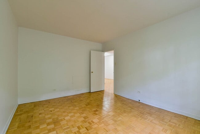 Photo - 2400 Av. Van Horne Unit 414