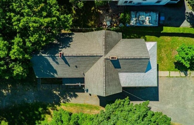 Photo - 1179 Lyell Ave