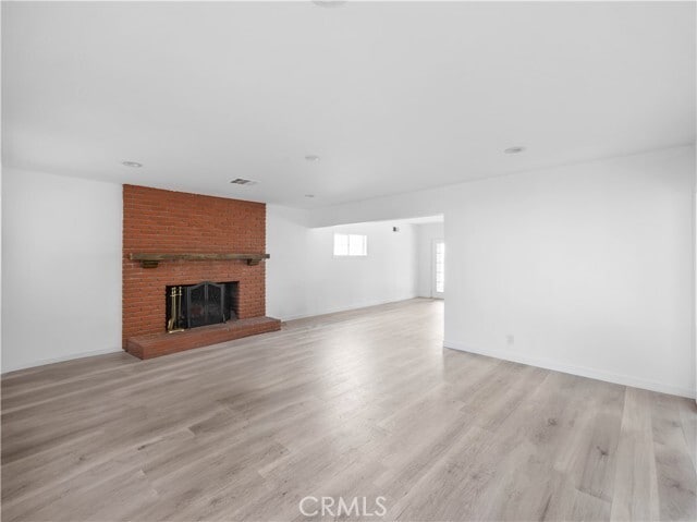 Building Photo - 14918 Wyandotte St Rental