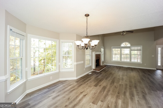 Photo - 130 Butterfield Ln