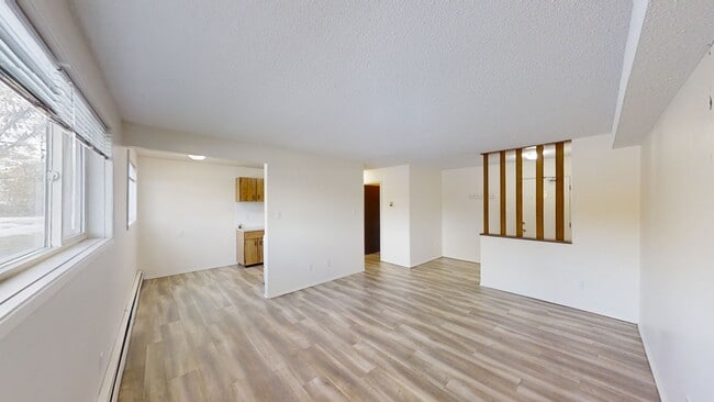 Photo - 9807-9108 108 Ave Unit 105