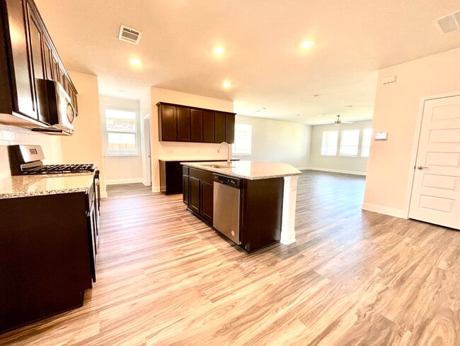 Photo - 18021 Umberto Dr