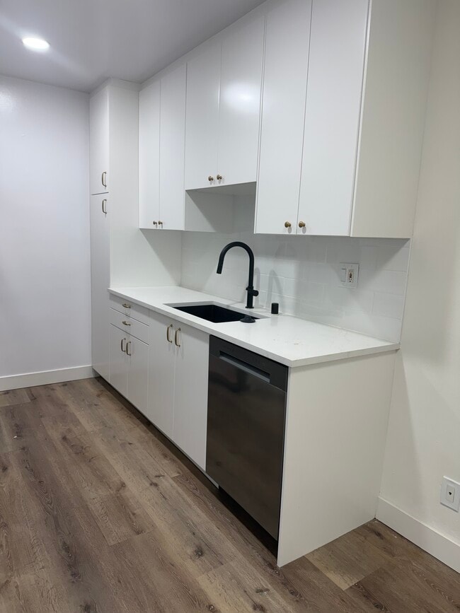 Photo - 11833 Goshen Ave Unidad 8