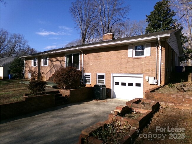 Photo - 507 Valleyview Dr