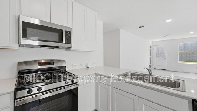 231 Ottawa Wy