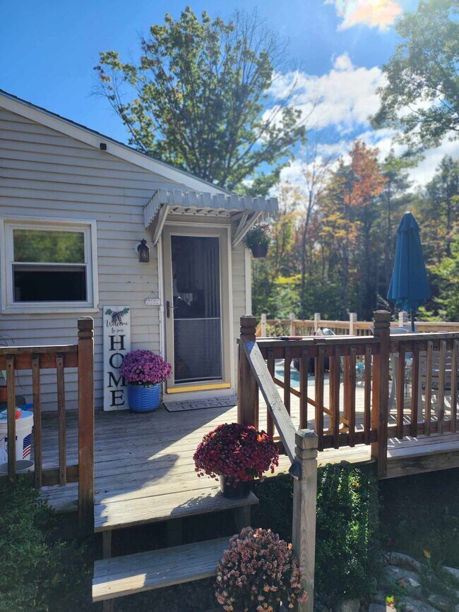 4 Simmons Ct House House Rental in Tilton, NH