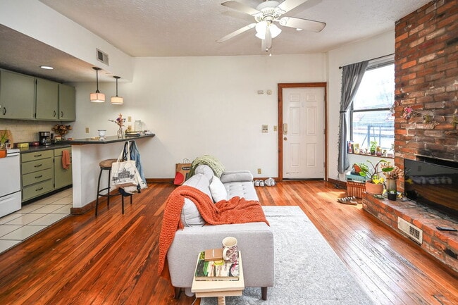 Photo - 3207 Vine St Unit 4