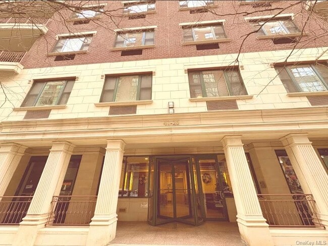 Photo - 41-26-41-27 27th St Unit 3G