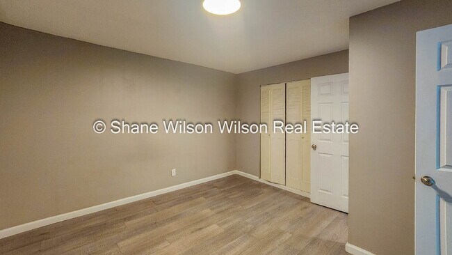 Photo - Cute little 1 BR / 1 BA apartment. Move in special! 1/2 off the first month's rent! Come View t... Unidad 105