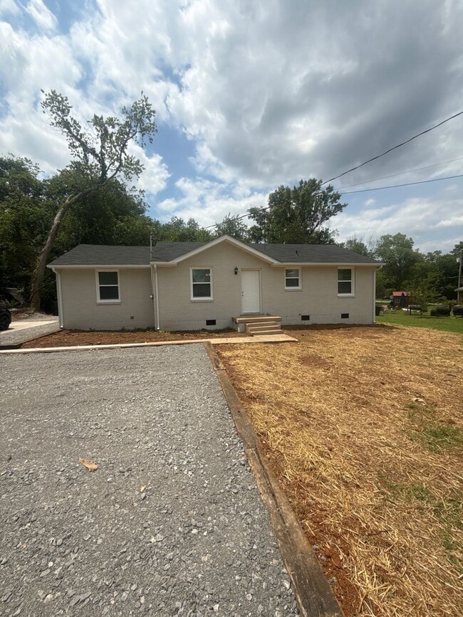 Photo - 806 Brookfield Dr