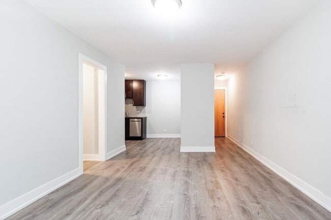 Photo - 530 W Surf St Unit 206