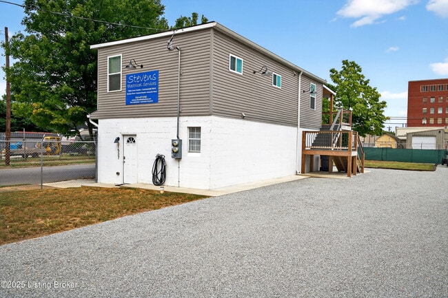 Photo - 1537 W Market St Unit 2