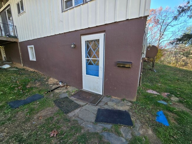 Photo - 218 Hillside Dr