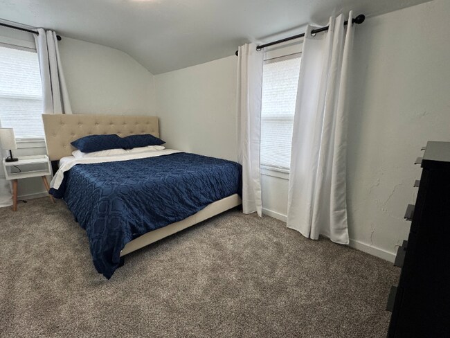 Photo - 735 N 6th Ave