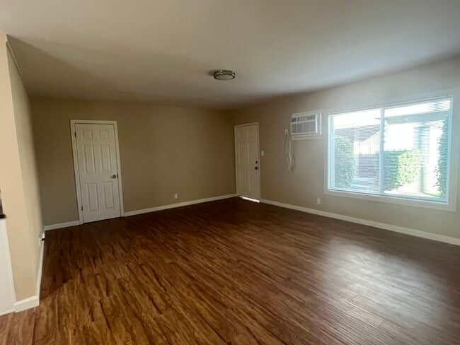 Photo - 14149 Vanowen St Unidad 5