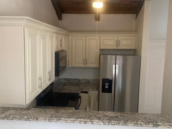 Building Photo - 8015 SW 21st Ct Rental