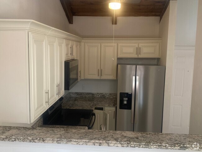 Building Photo - 8015 SW 21st Ct Rental