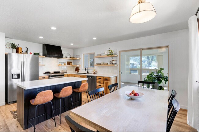 Photo - 609 N 2nd St