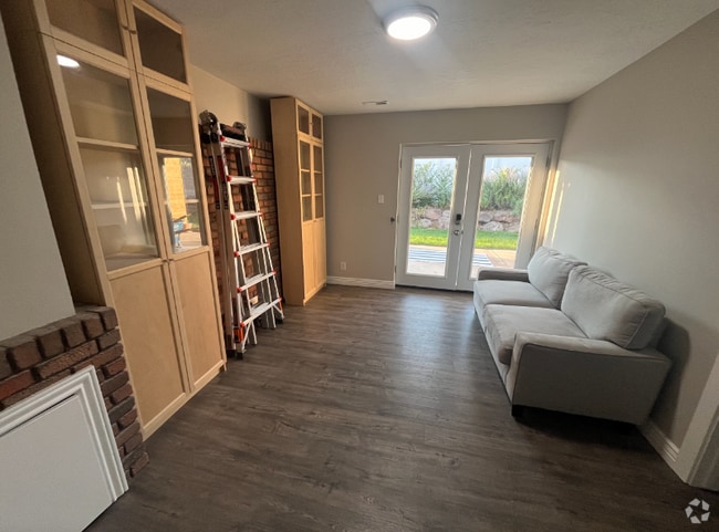 Building Photo - 819 E 700 S Rental