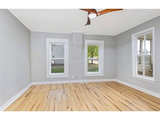 Photo - 20660 Holyoke Ave