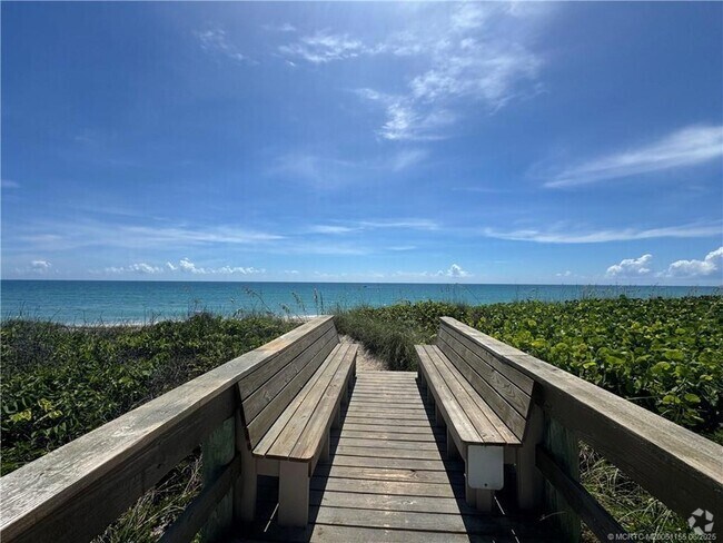 Building Photo - 1501 NE Ocean Blvd Unit 9 Rental