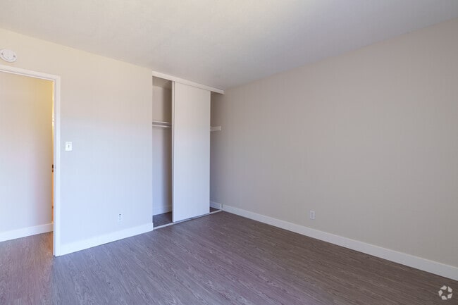 1BR, 1BA - 625SF - The Pine - Bedroom - Garden Village Apartments