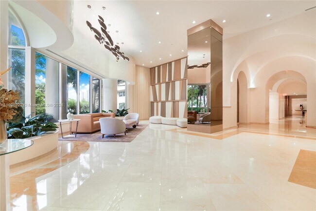 Photo - 19355 Turnberry Way Unidad 19F