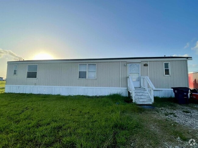 Building Photo - 8810 Los Robles Ave Rental