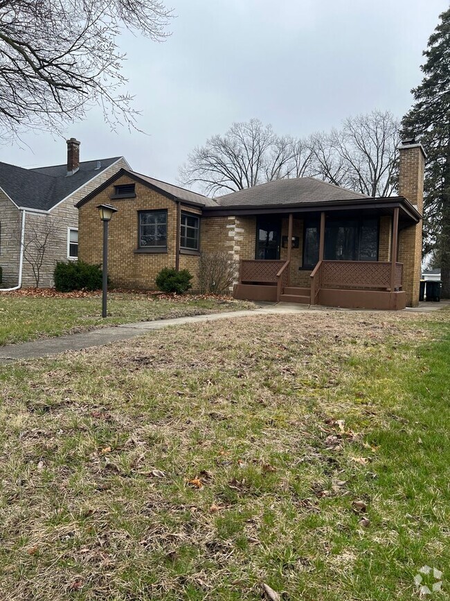 Building Photo - 3 Bedroom 2 Bathroom House in Lansing !!!!...