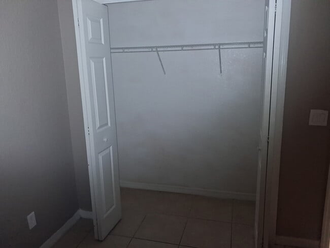 Photo - 5039 Locke Ln