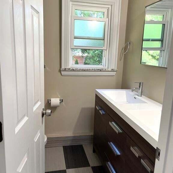Photo - 2948 Alexander St