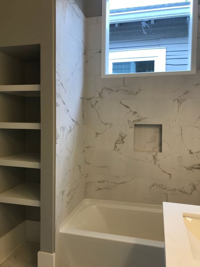 Photo - 917- 919 N Prieur Unit 917 N Prieur