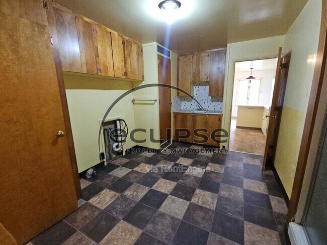 Photo - 102 Poncha Ave