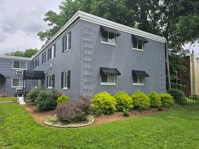 Photo - 3206 Ellwood Ave Unidad C