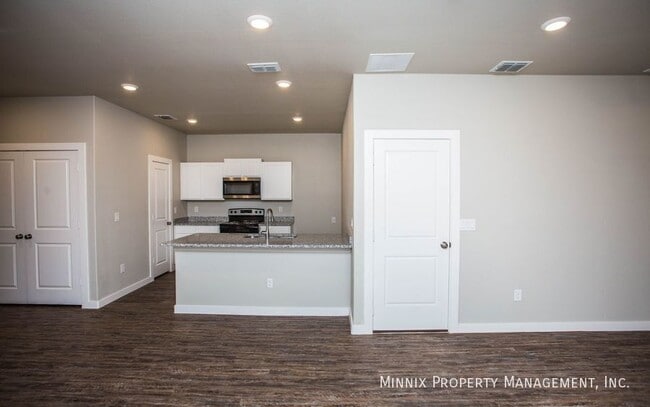 Photo - 407 E 21st St