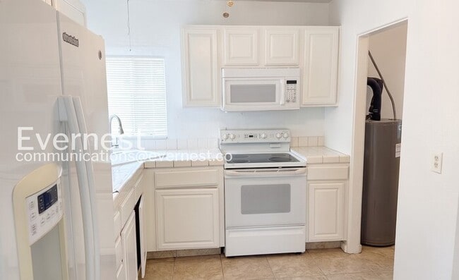 61 N Hobson