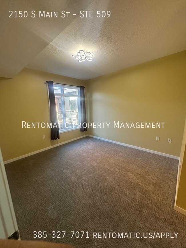 Photo - 2150 S Main St