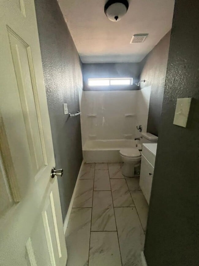 Photo - 3303 Toledo Dr Unit D