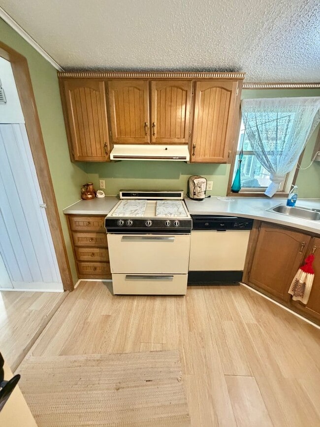 Photo - 166 Smith Ln